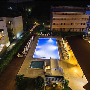 Monna Roza Beach Resort Hotel